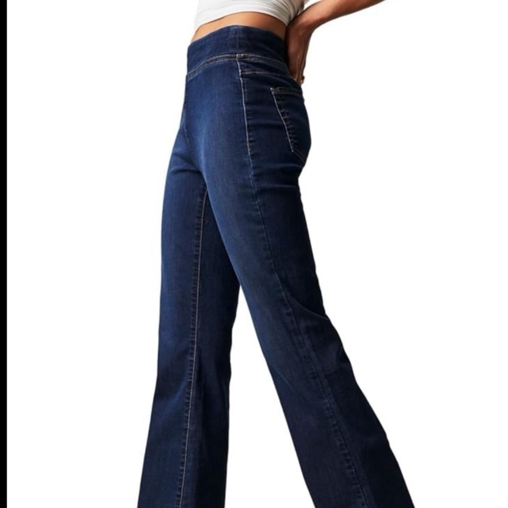NWT We The Free In M Feelings Mid Rise Crop Flare Small Tall